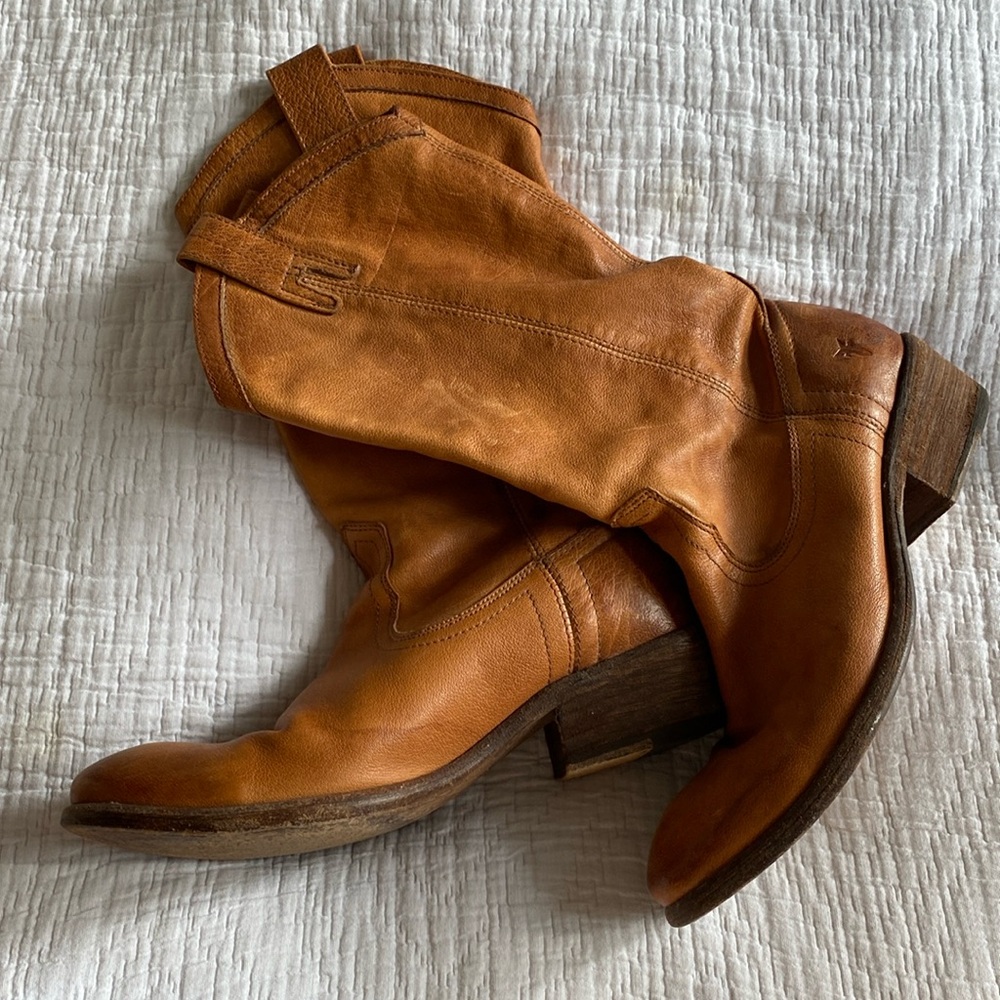 Frye Carson boot 8.5